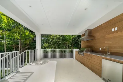 6644 Windsor Lane Miami Beach FL 33141