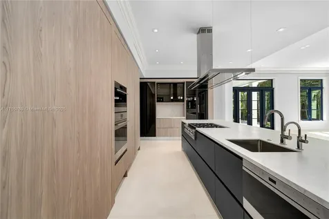 6644 Windsor Lane Miami Beach FL 33141