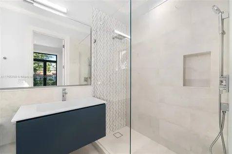 6644 Windsor Lane Miami Beach FL 33141
