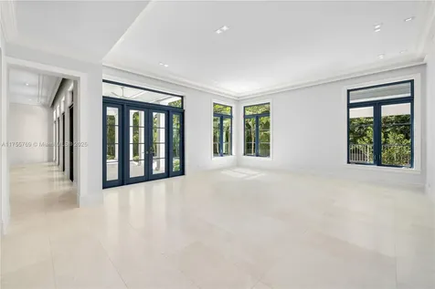 6644 Windsor Lane Miami Beach FL 33141
