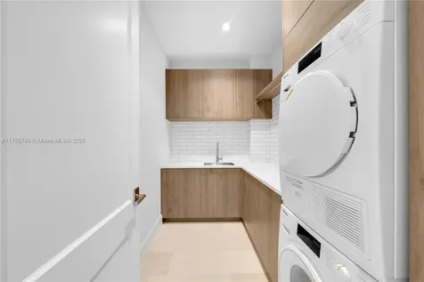 6644 Windsor Lane Miami Beach FL 33141