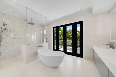 6644 Windsor Lane Miami Beach FL 33141