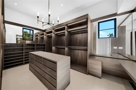 6644 Windsor Lane Miami Beach FL 33141