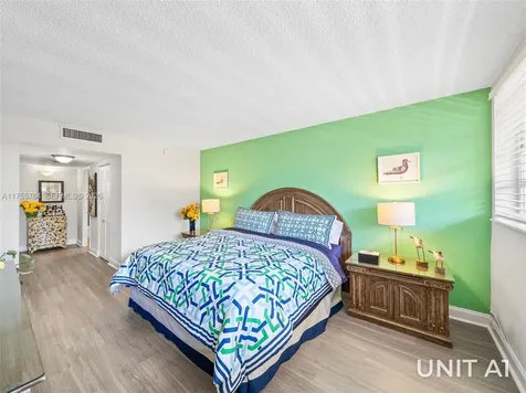 13131 Ixora Court North Miami FL 33181