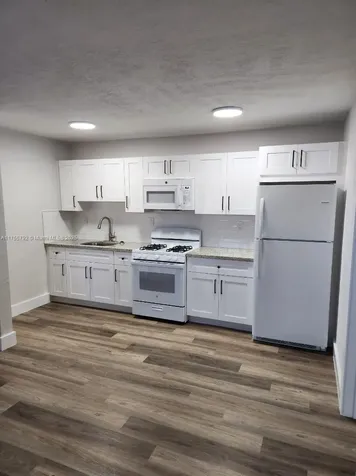 25 W 6th Street Hialeah FL 33010