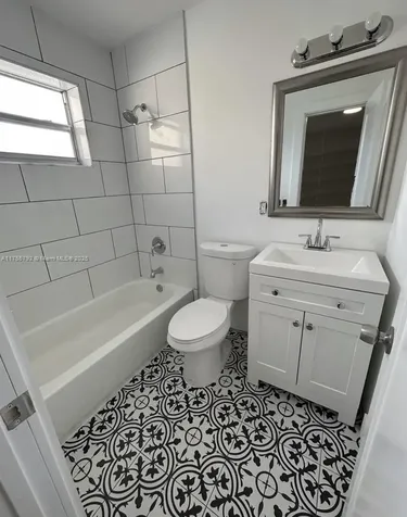 25 W 6th Street Hialeah FL 33010