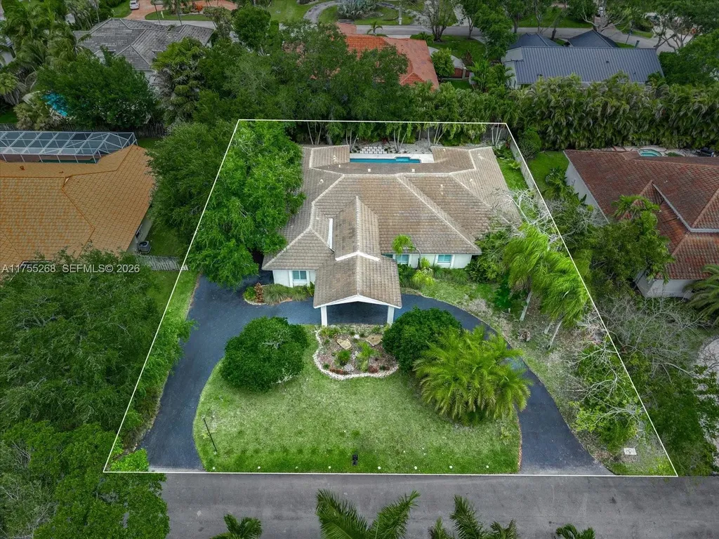 8513 SW 169 Terrace Palmetto Bay FL 33157