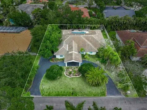 8513 SW 169 Terrace Palmetto Bay FL 33157