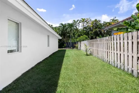 8513 SW 169 Terrace Palmetto Bay FL 33157