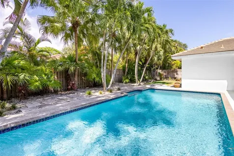 8513 SW 169 Terrace Palmetto Bay FL 33157