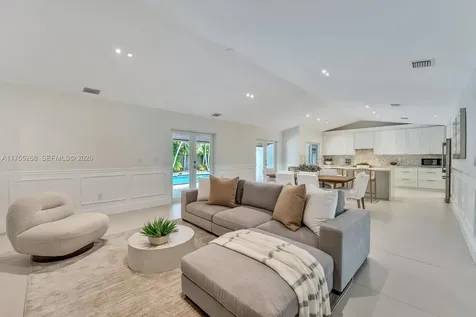 8513 SW 169 Terrace Palmetto Bay FL 33157