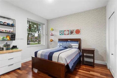 2526 Monterey Court Weston FL 33327