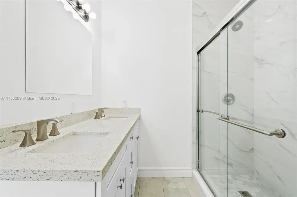 2818 NW 7th Court Fort Lauderdale FL 33311