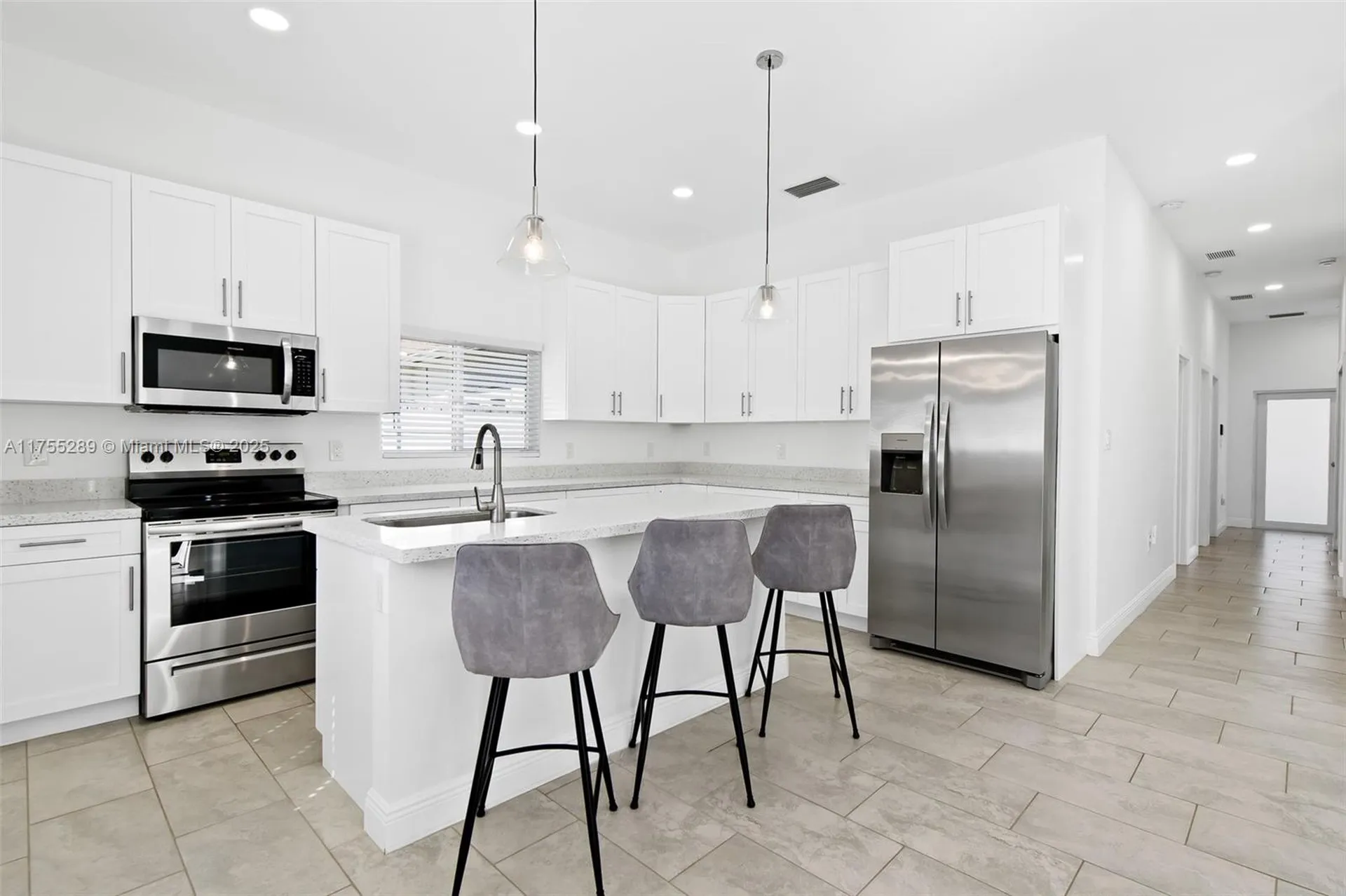 2818 NW 7th Court Fort Lauderdale FL 33311