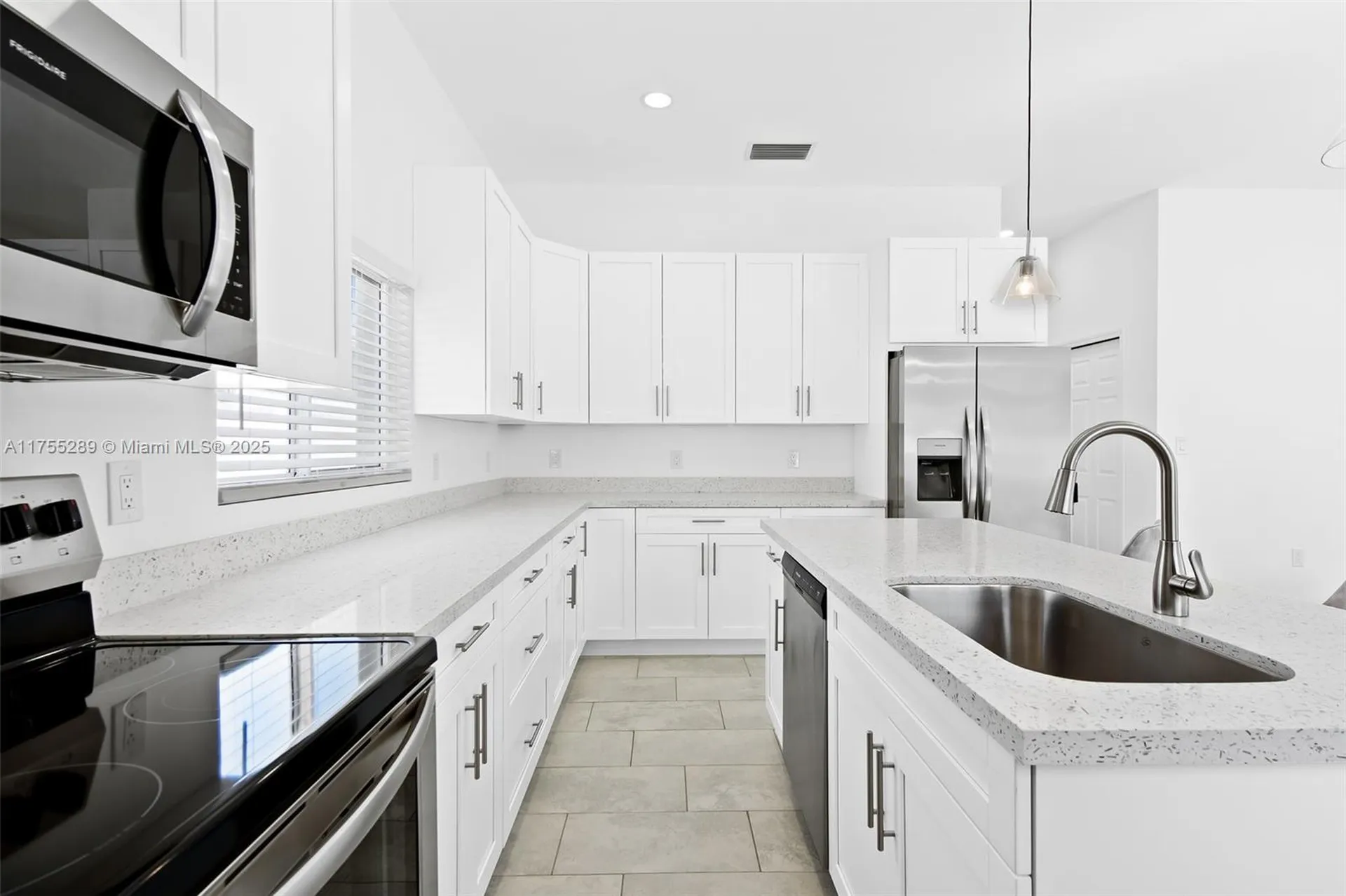 2818 NW 7th Court Fort Lauderdale FL 33311