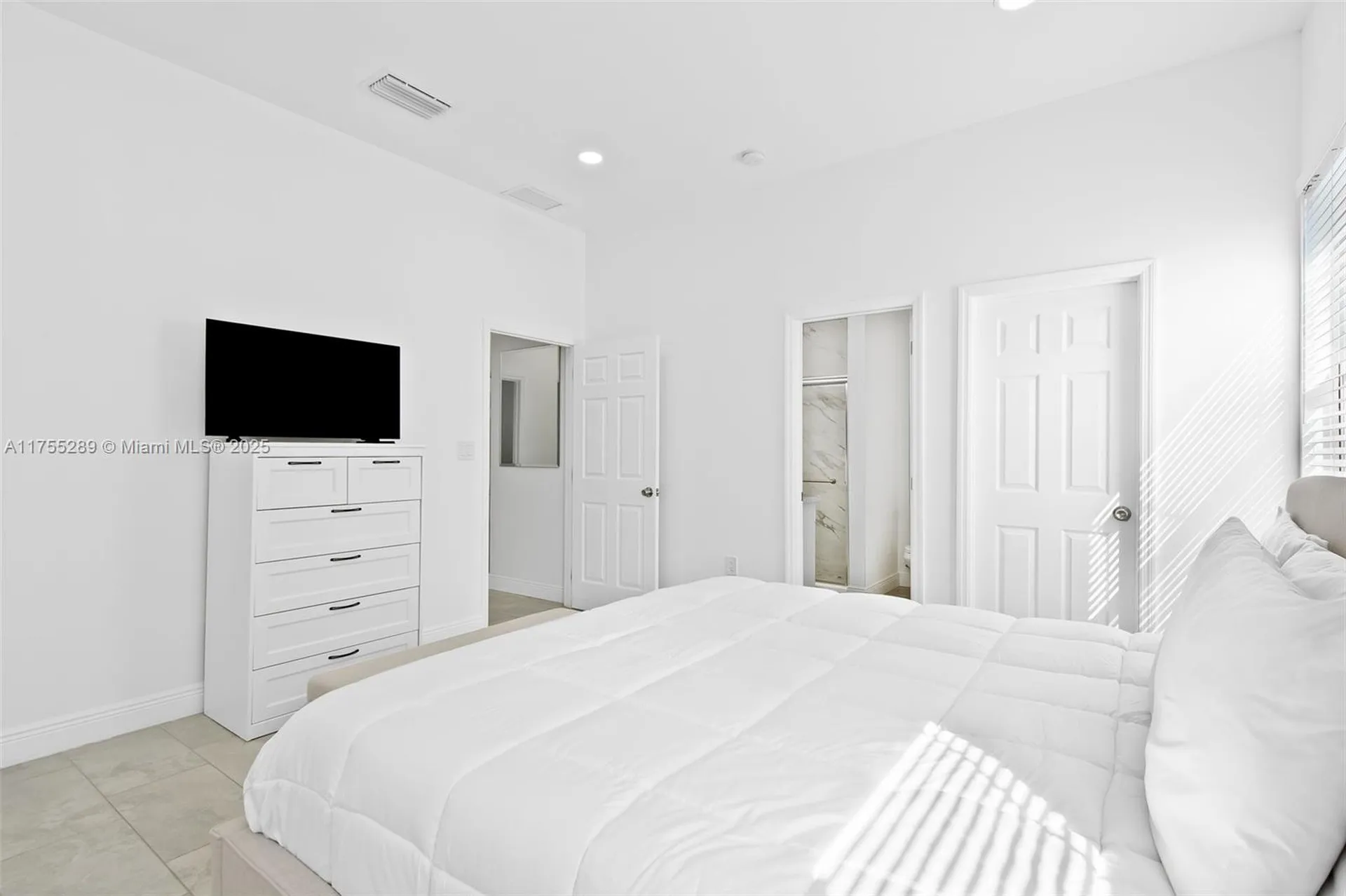 2818 NW 7th Court Fort Lauderdale FL 33311