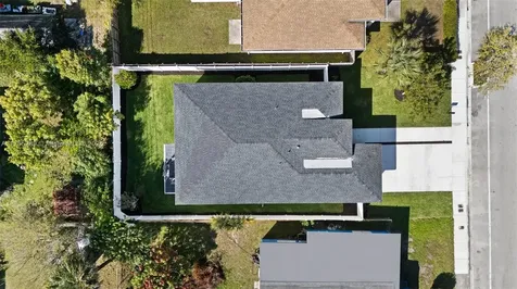 2818 NW 7th Court Fort Lauderdale FL 33311