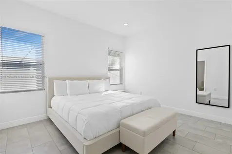 2818 NW 7th Court Fort Lauderdale FL 33311