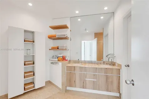 848 Brickell Key Drive Miami FL 33131