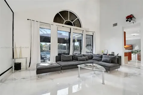 1514 NW 183rd Terrace Pembroke Pines FL 33029