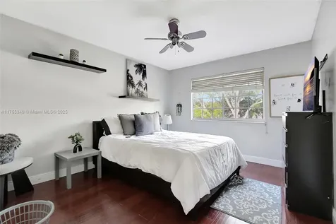 1514 NW 183rd Terrace Pembroke Pines FL 33029