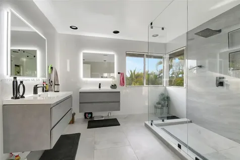 1514 NW 183rd Terrace Pembroke Pines FL 33029