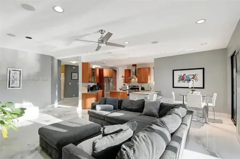 1514 NW 183rd Terrace Pembroke Pines FL 33029