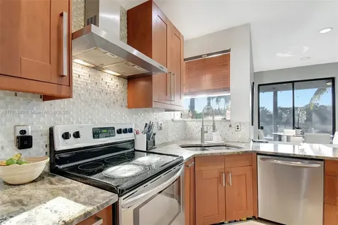 1514 NW 183rd Terrace Pembroke Pines FL 33029
