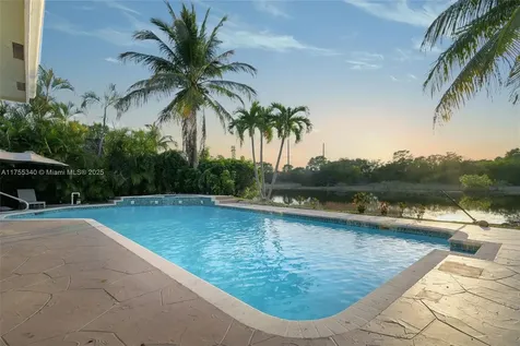 1514 NW 183rd Terrace Pembroke Pines FL 33029