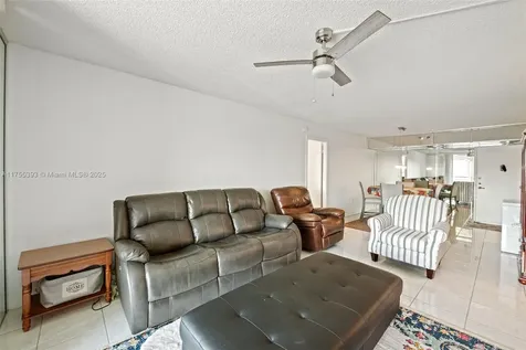 1000 Saint Charles Place Pembroke Pines FL 33026