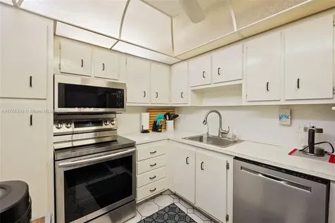 1000 Saint Charles Place Pembroke Pines FL 33026