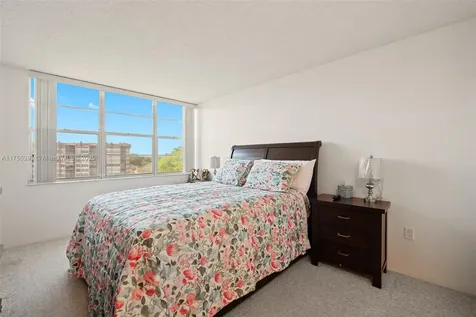 1000 Saint Charles Place Pembroke Pines FL 33026