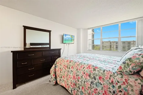 1000 Saint Charles Place Pembroke Pines FL 33026