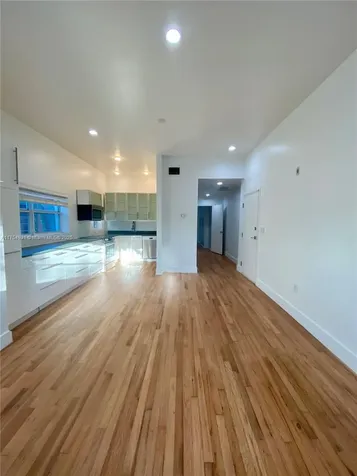 929 Michigan Avenue Miami Beach FL 33139