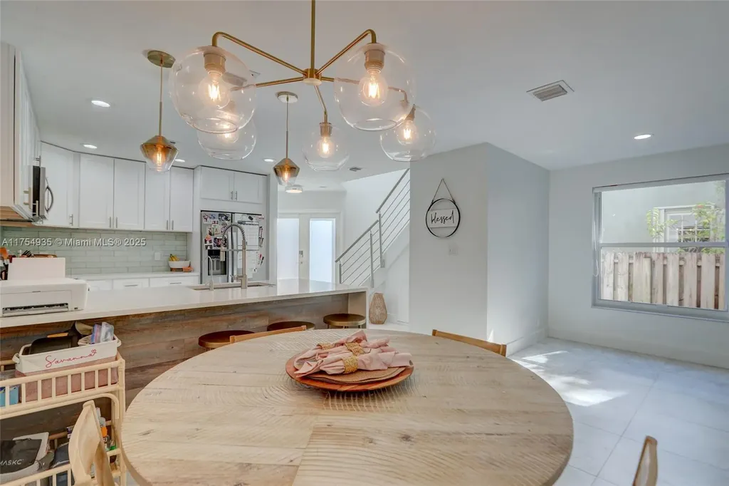 807 SW 8th Terrace Fort Lauderdale FL 33315