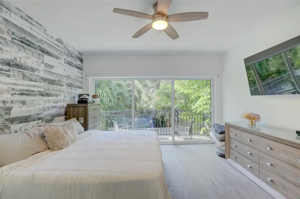 807 SW 8th Terrace Fort Lauderdale FL 33315