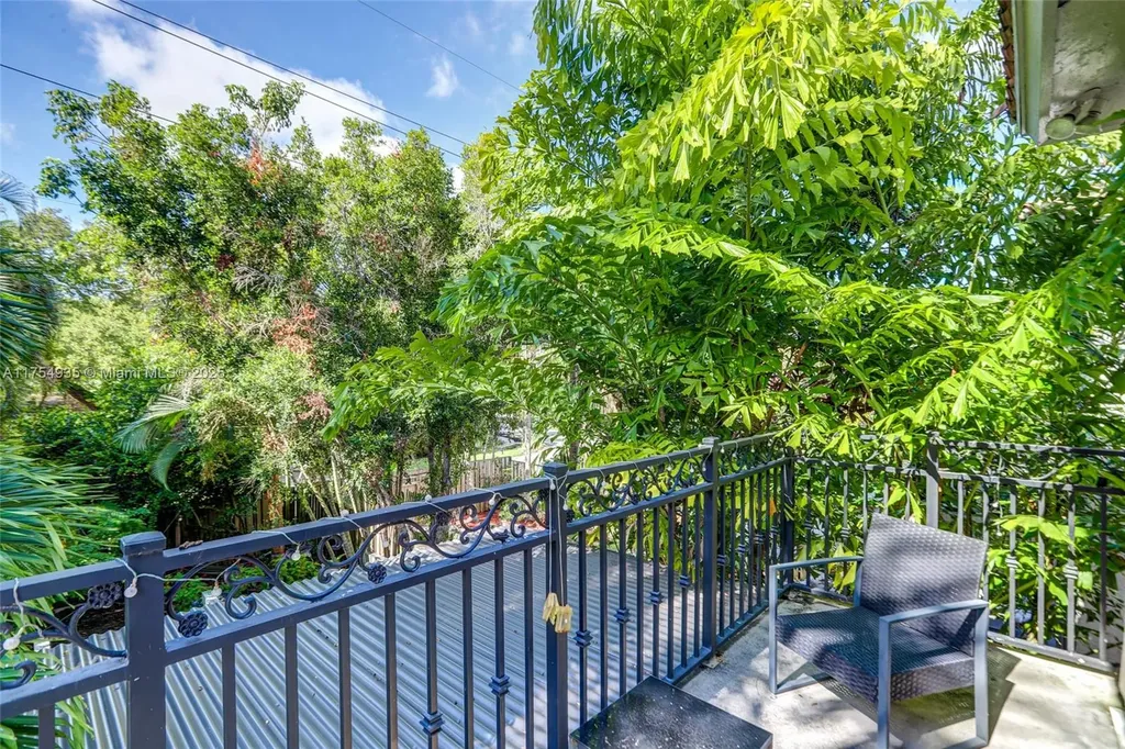 807 SW 8th Terrace Fort Lauderdale FL 33315