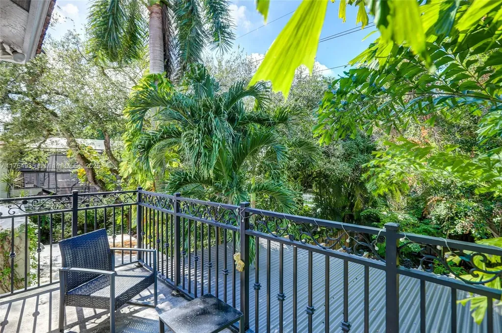 807 SW 8th Terrace Fort Lauderdale FL 33315