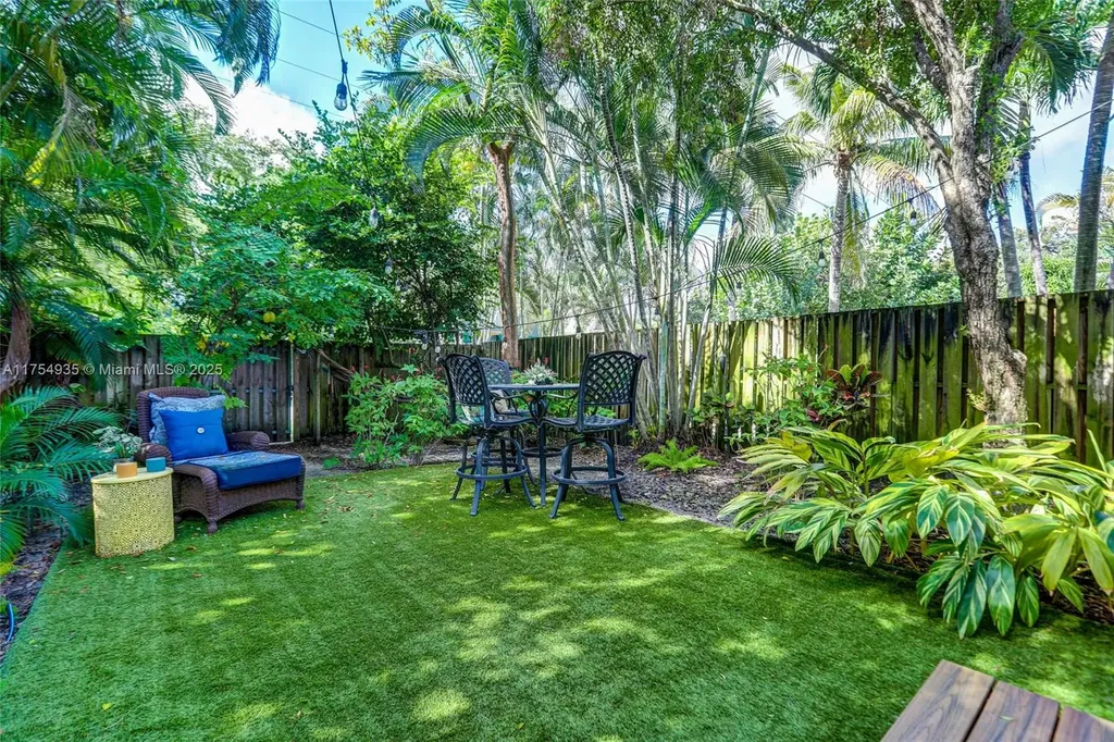 807 SW 8th Terrace Fort Lauderdale FL 33315