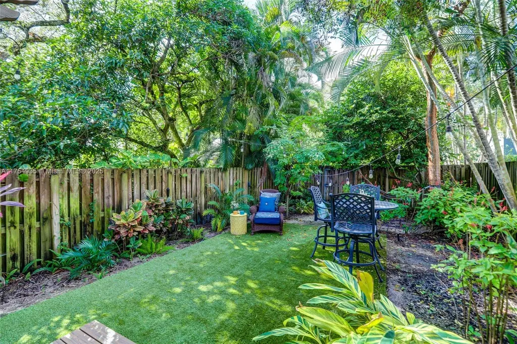 807 SW 8th Terrace Fort Lauderdale FL 33315