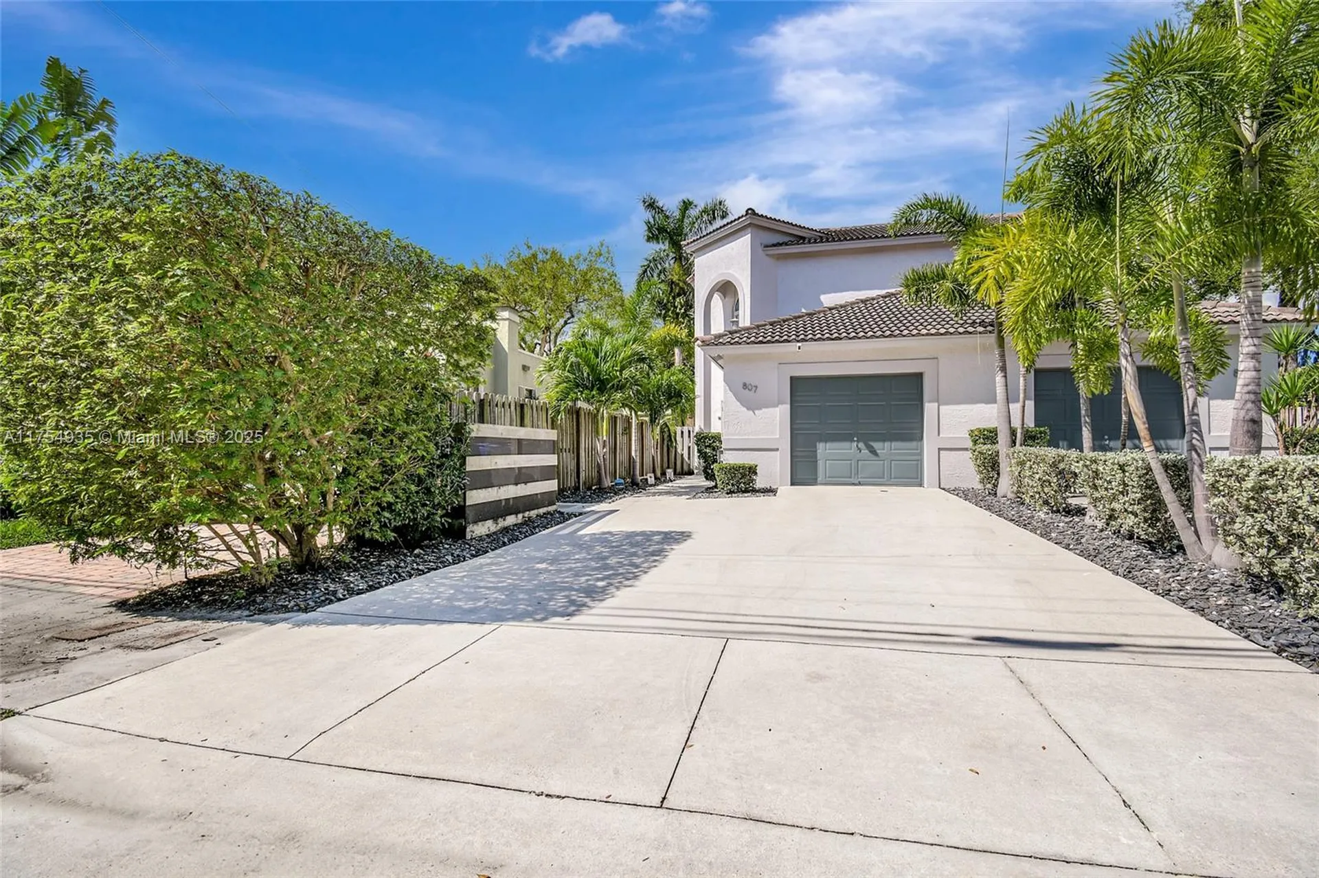 807 SW 8th Terrace Fort Lauderdale FL 33315