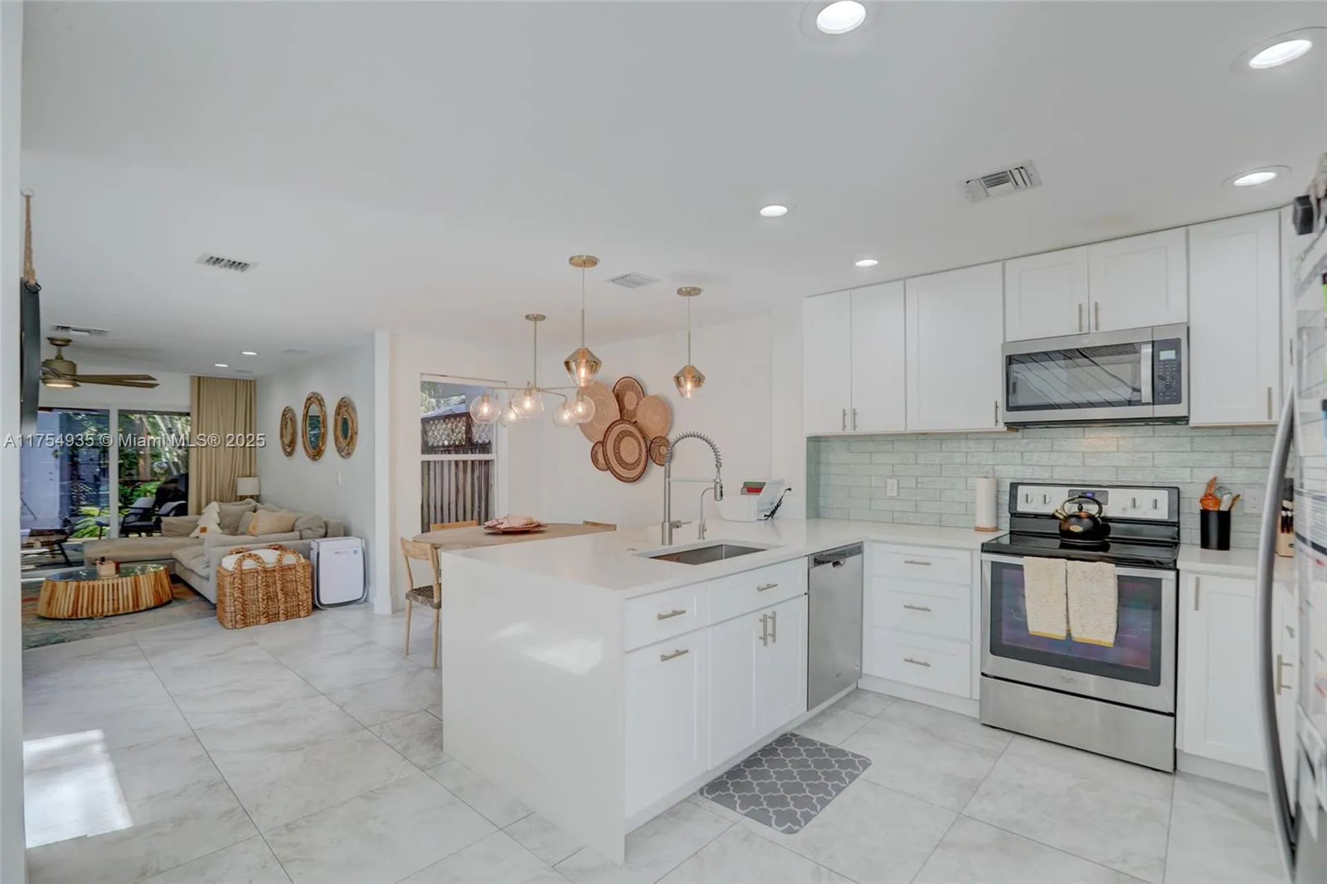 807 SW 8th Terrace Fort Lauderdale FL 33315