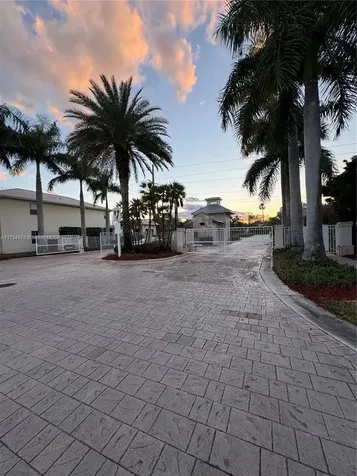 7010 NW 106th Avenue Doral FL 33178