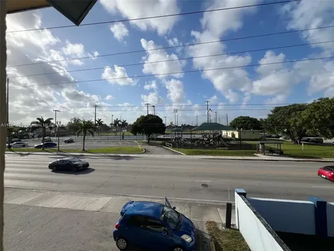 887 W 29th Street Hialeah FL 33012