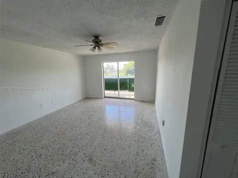 887 W 29th Street Hialeah FL 33012