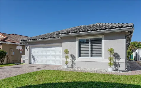 1628 NW 208th Way Pembroke Pines FL 33029