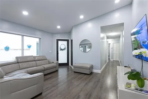 1628 NW 208th Way Pembroke Pines FL 33029