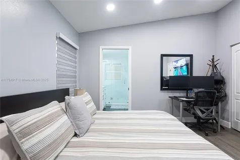 1628 NW 208th Way Pembroke Pines FL 33029