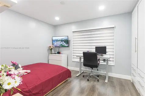 1628 NW 208th Way Pembroke Pines FL 33029