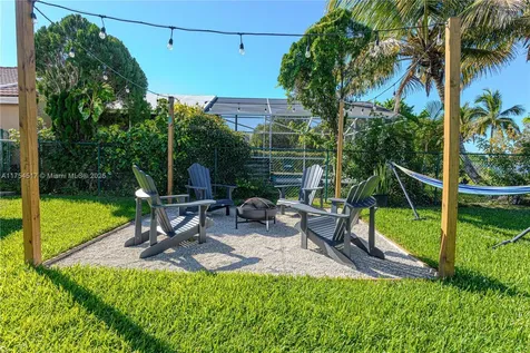 1628 NW 208th Way Pembroke Pines FL 33029